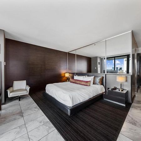 Huge Modern Luxury 17 Floor Panoramic Corner Suite With Open Balcony Las Vegas Kültér fotó