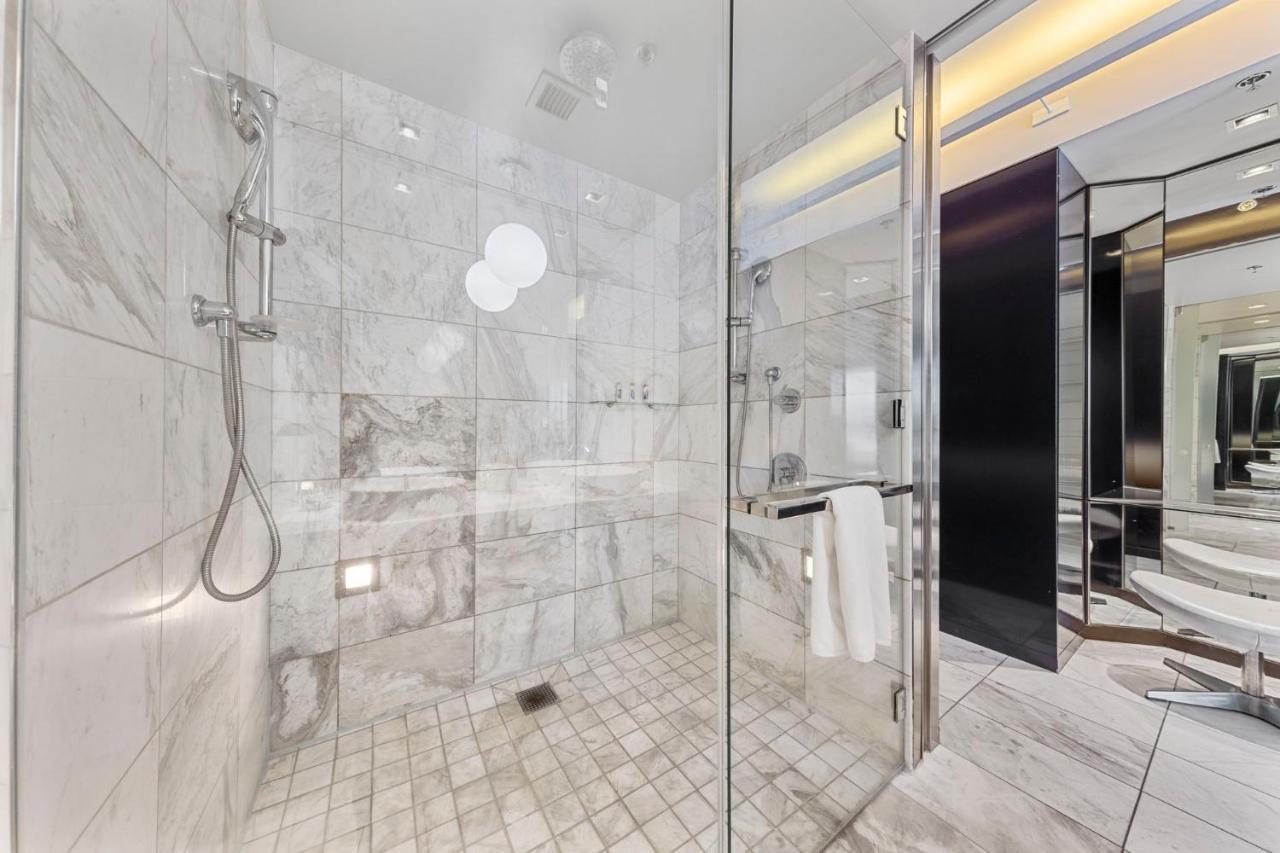 Huge Modern Luxury 17 Floor Panoramic Corner Suite With Open Balcony Las Vegas Kültér fotó