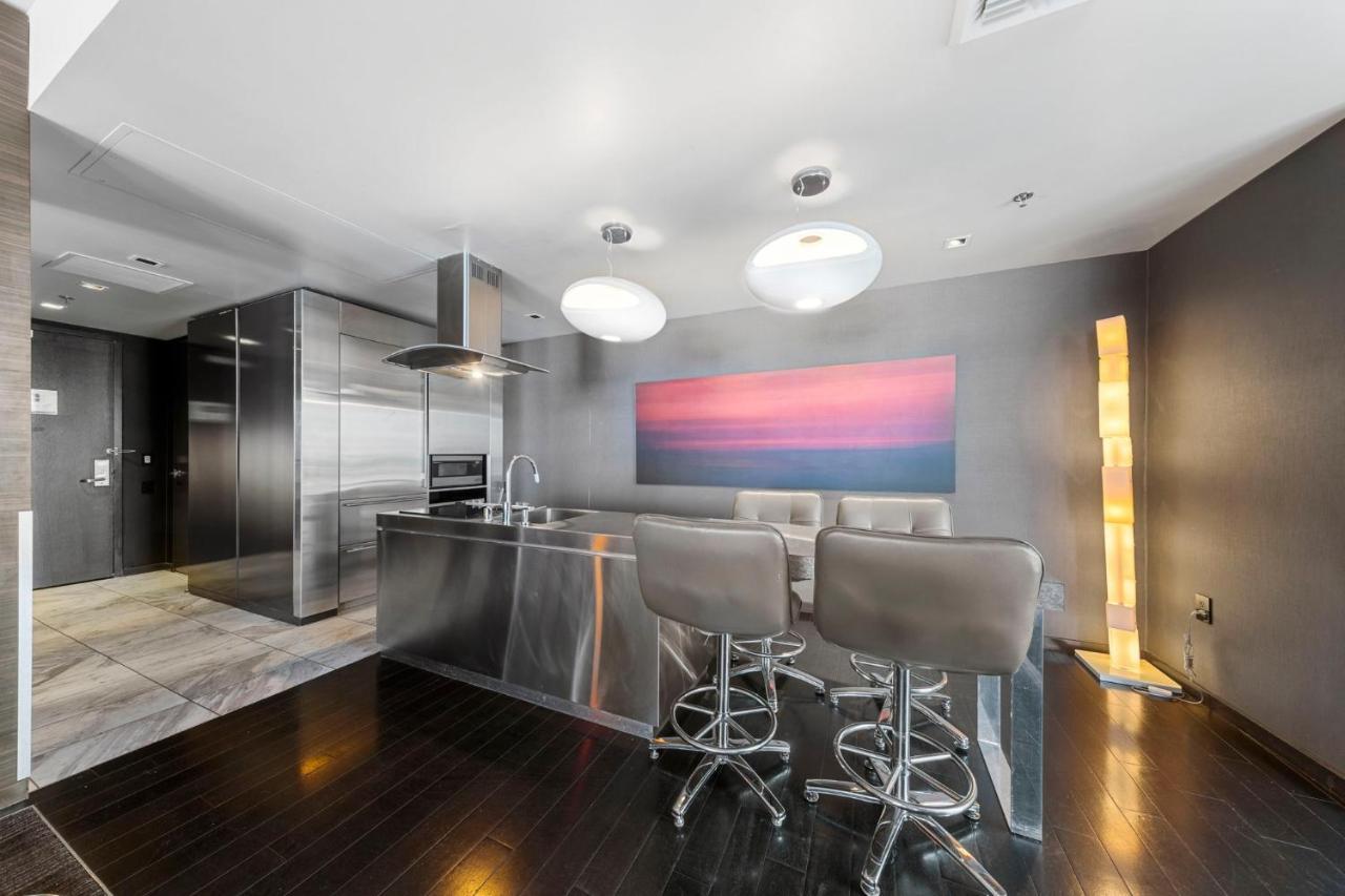 Huge Modern Luxury 17 Floor Panoramic Corner Suite With Open Balcony Las Vegas Kültér fotó
