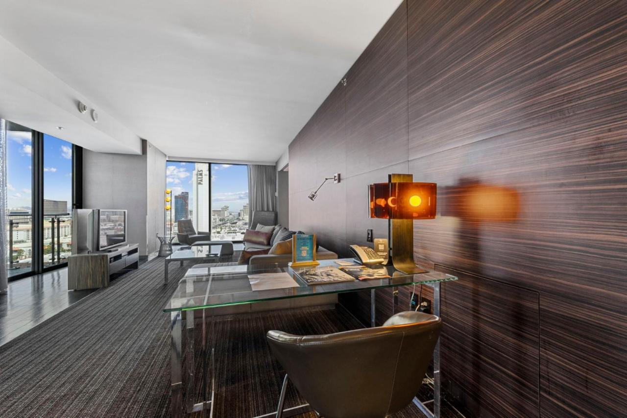 Huge Modern Luxury 17 Floor Panoramic Corner Suite With Open Balcony Las Vegas Kültér fotó