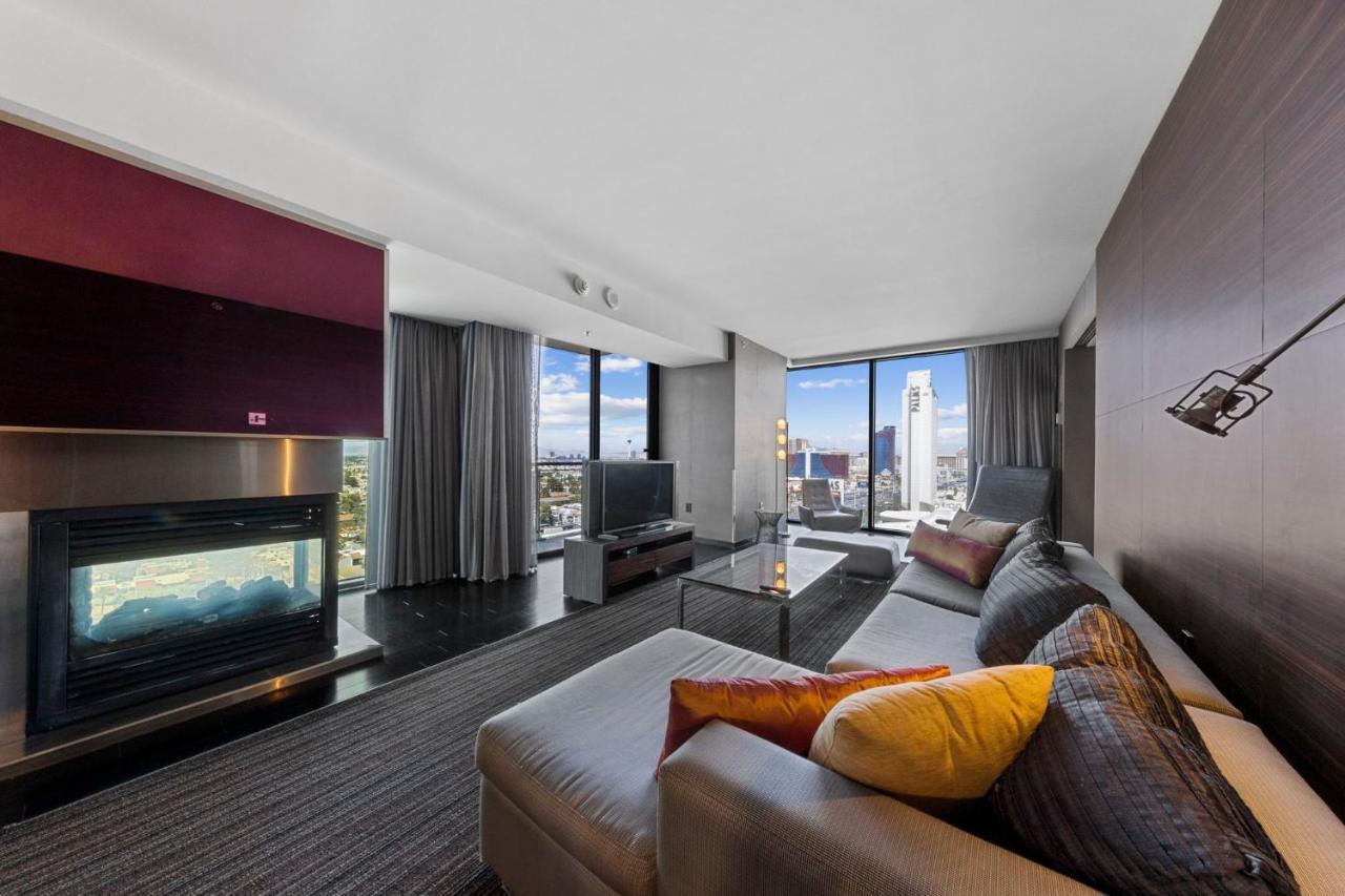 Huge Modern Luxury 17 Floor Panoramic Corner Suite With Open Balcony Las Vegas Kültér fotó
