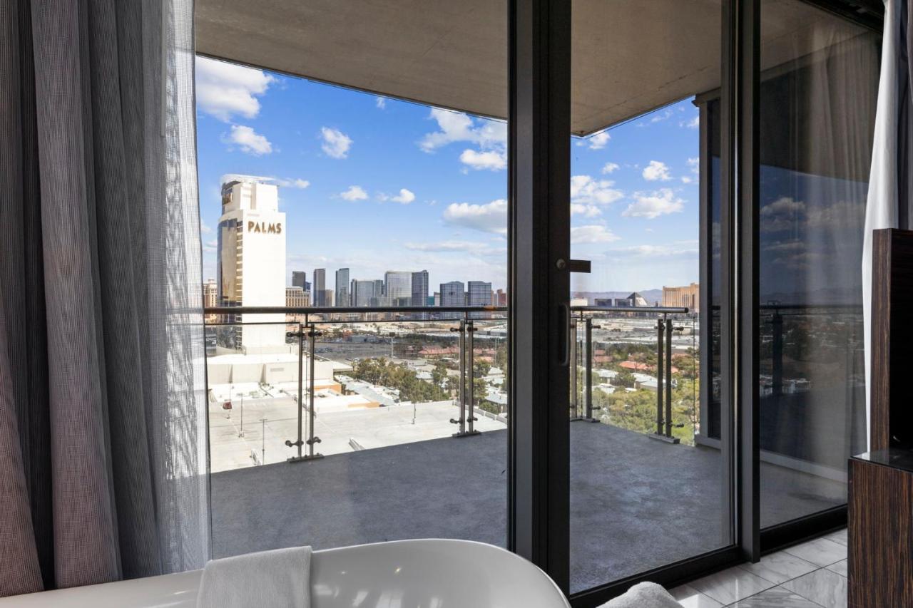Huge Modern Luxury 17 Floor Panoramic Corner Suite With Open Balcony Las Vegas Kültér fotó